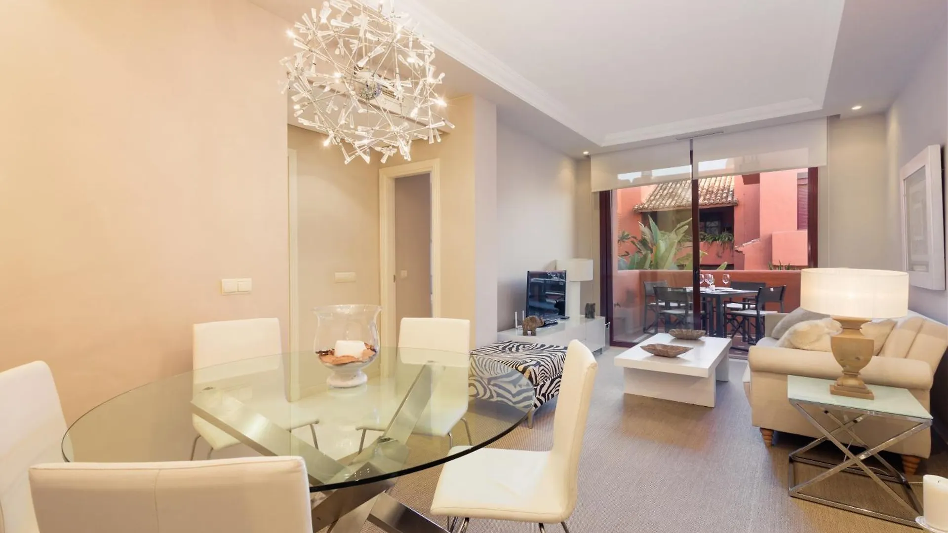 Dream Experience In Elviria: Luxury Property Close To Beaches, Restaurants And Golf Courses Apartment Marbella