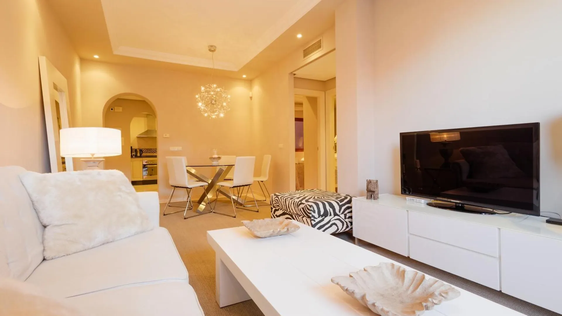 Dream Experience In Elviria: Luxury Property Close To Beaches, Restaurants And Golf Courses Apartment Marbella Spain