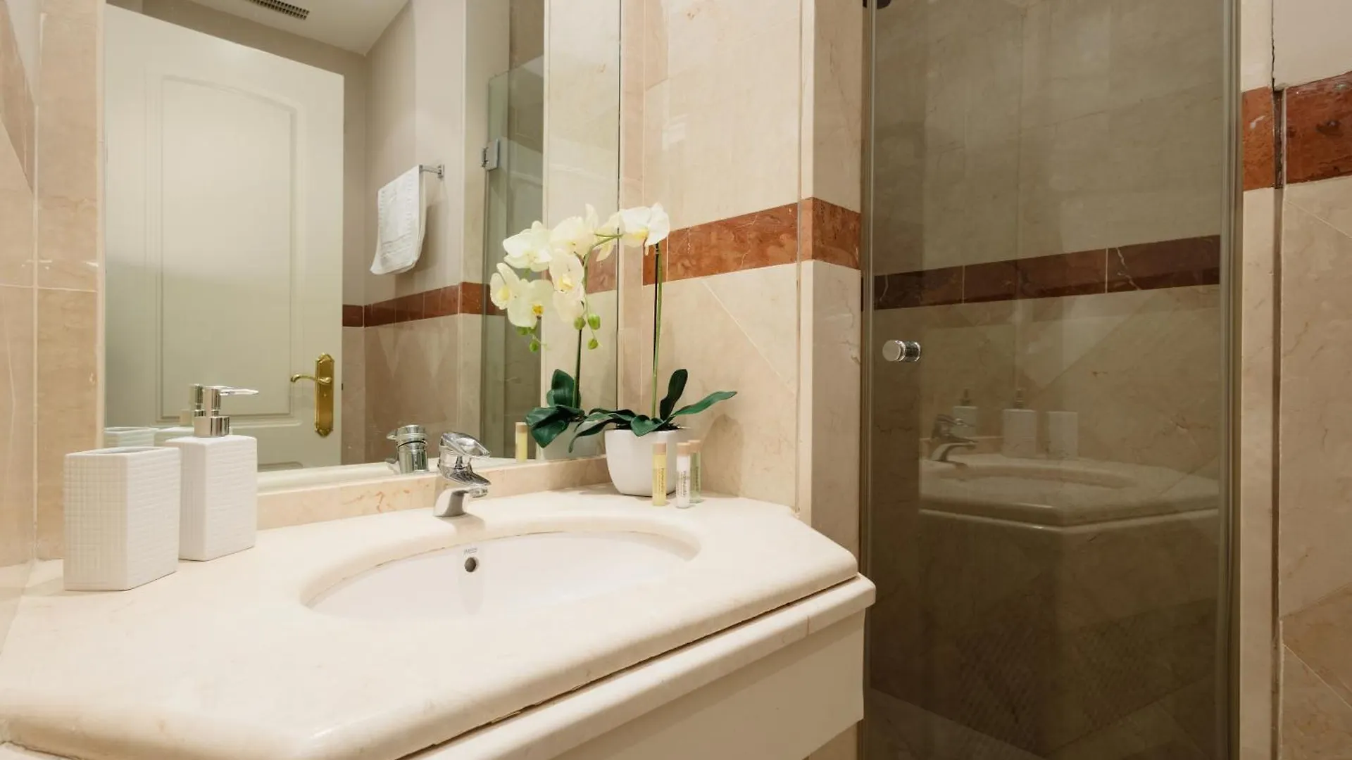 Dream Experience In Elviria: Luxury Property Close To Beaches, Restaurants And Golf Courses Apartment Marbella 0*,  Spain
