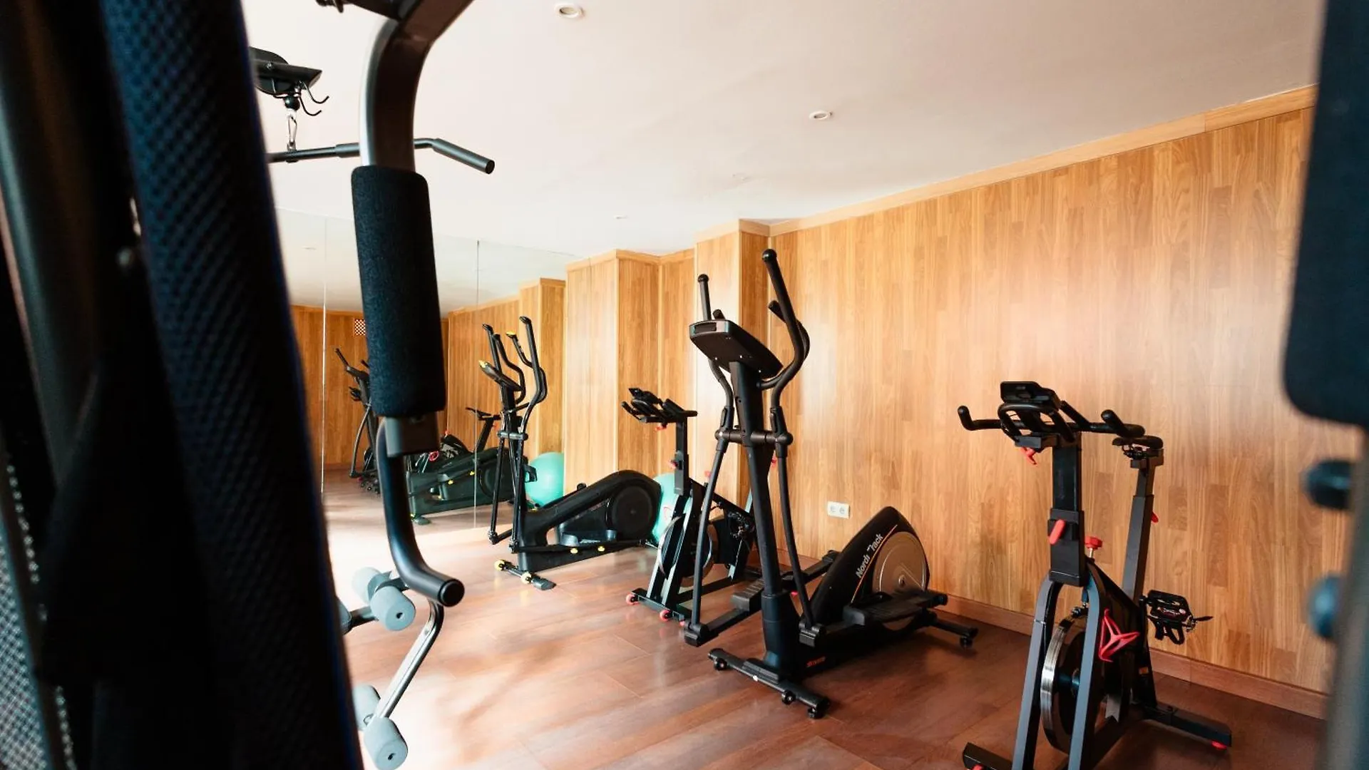 Dream Experience In Elviria: Luxury Property Close To Beaches, Restaurants And Golf Courses Apartment Marbella