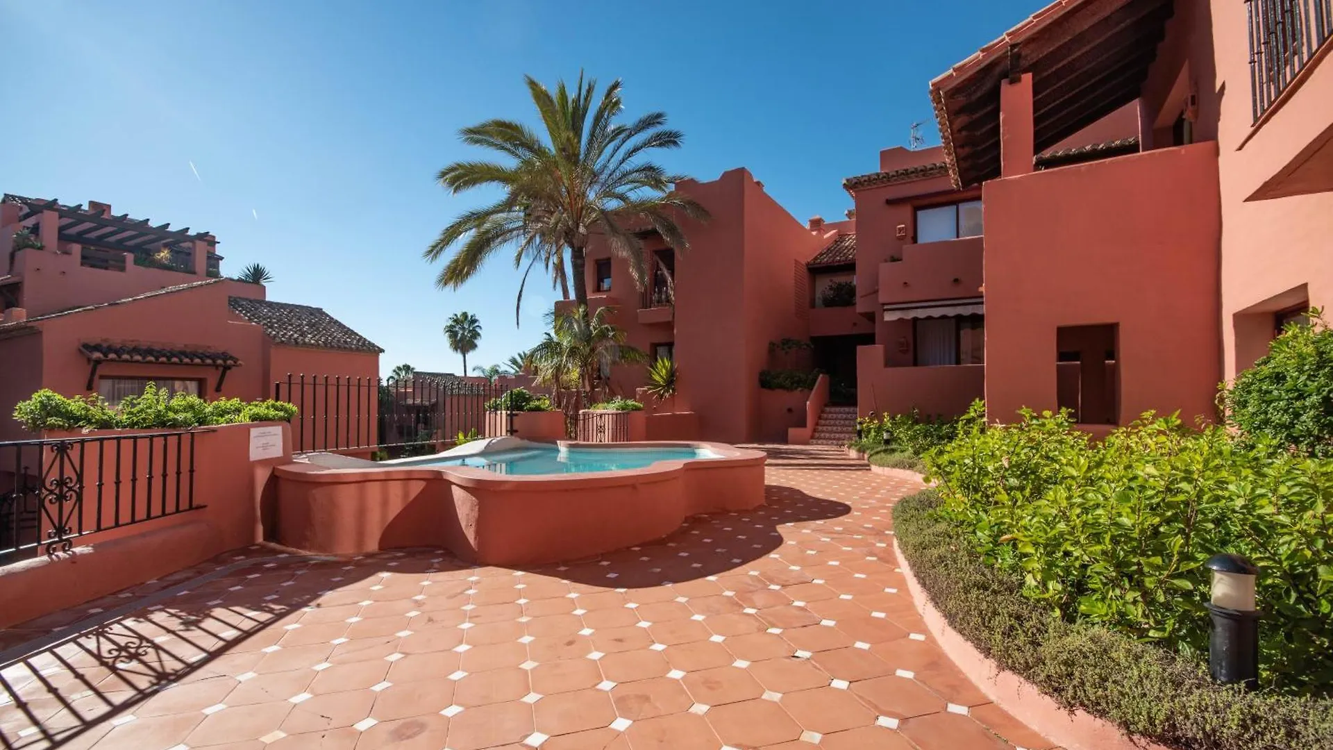 Dream Experience In Elviria: Luxury Property Close To Beaches, Restaurants And Golf Courses Apartment Marbella