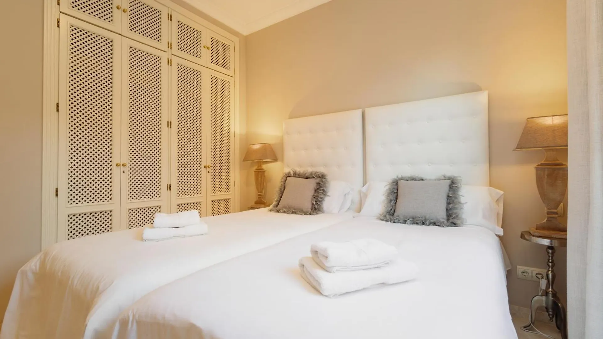 마르베야 Dream Experience In Elviria: Luxury Property Close To Beaches, Restaurants And Golf Courses 아파트