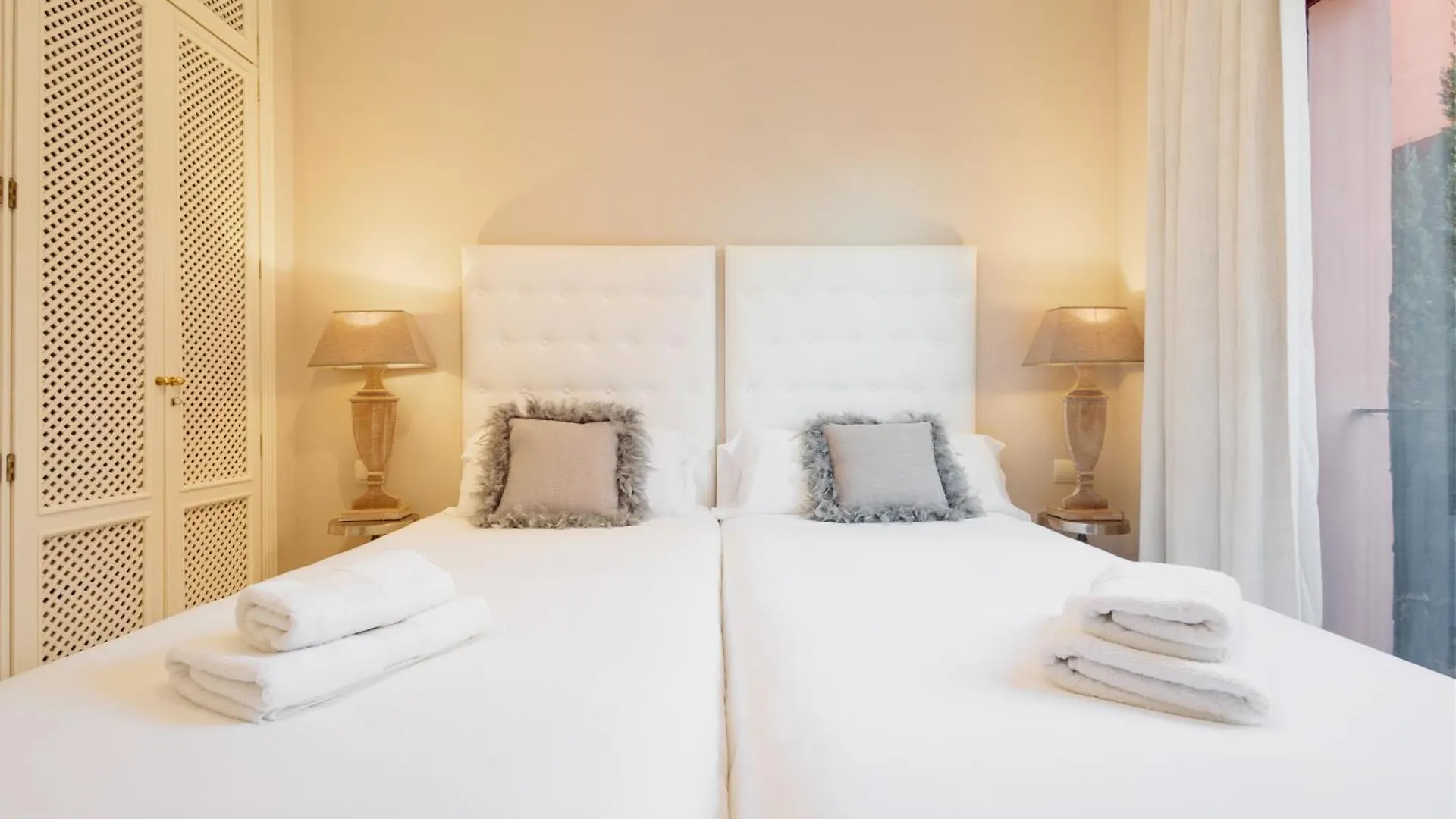 마르베야 Dream Experience In Elviria: Luxury Property Close To Beaches, Restaurants And Golf Courses 아파트